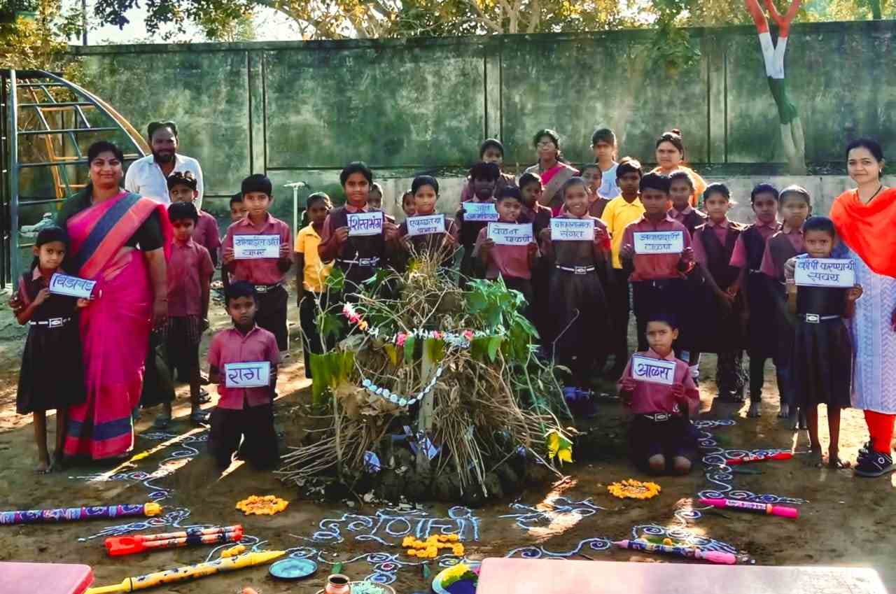 दुर्गुणांची होळी’ उपक्रमातून विद्यार्थ्यांमध्ये सद्गुणांचा जागर
